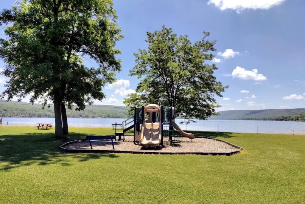 The Modern Forge Ny, Honeoye Lake エクステリア 写真
